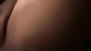 العاشق العربي يفتح مؤخرة صديقته العذراء ويقذف بداخلها