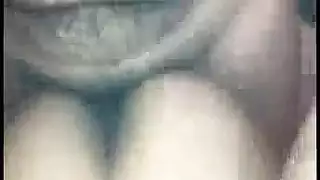 فتاة سعودية تأخذ قضيب شاب أسمر كبير