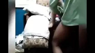 وقت الوحدة المحرم: جنس بين الأخوة في بيت فارغ