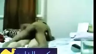 فتاة مصرية نارية تطحن وتتلقى ضربات قاسية