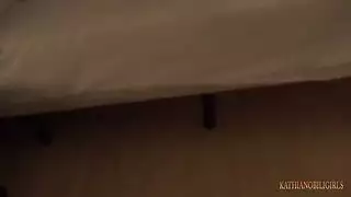 تجسس على محجبه شقراء بالفيزون الجينز ويدخل ينيكها