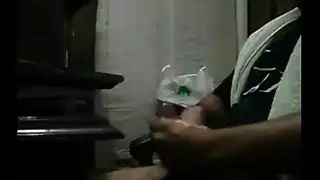 سكس ترجع من العمل هائجه وصاحب ابنها ينيكها
