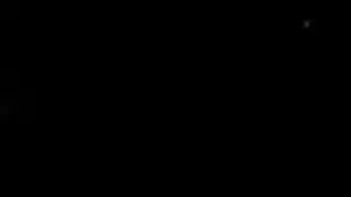 يزنق عشيقتة