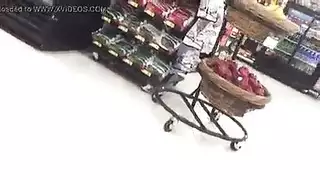 رؤية كس اختة بالخطأ أمام العائلة