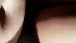 لا حدود لهذه السمراء في بورن شرجي متطرف