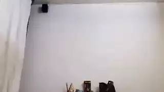 رائع سمراء الملاك يظهر بهدوء لها كبير الثدي وضيق كس