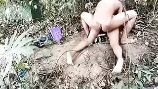 سكس ثلاثي ساخن: مص وعمل جماعي