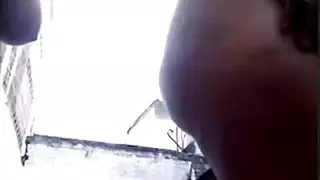 لا تكن بخيلا واعطى اختك بعض اللبن