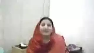 ينيك مرت ابوه مع صديقتها بي عيد الميلاد