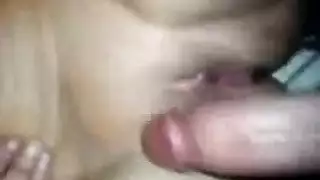 الشاب الجزائري وسيم ينك قحبة بقوة ويقذف فيها