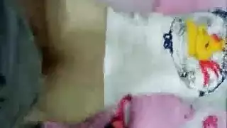نيك فارة وتتالم كسها ضيق