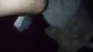 هذه الشقراء تحب العدسة قبل أن تأخذ عدة أعضاء ذكرية