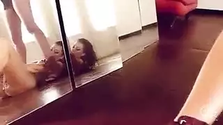 نايك معلمات في الفصل