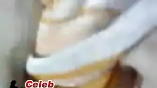 شاب ينيك كلبه في غرفته في المنازل
