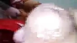 مال مقابل جلسة استمناء مع فتاة سمراء فاتنة