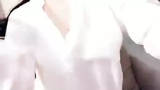 فرج رطب يلعقه الأصدقاء في ثنائي صريح