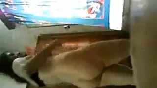 استدراج بنت مصرية صغيرة لبيته دخله