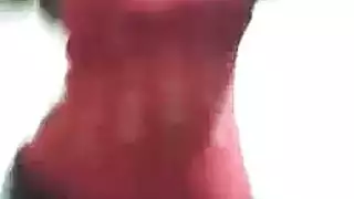 ممحونة مصرية في محل عملها