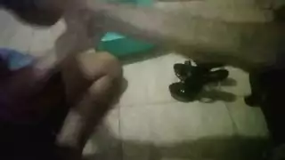 فتاة تستعبد سحاقية