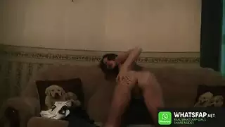المقاطع الإباحية القصيرة الفيروسية: 10 دقائق من ضرب الفرج