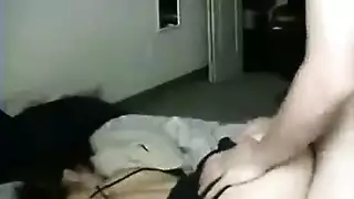 اخوه الصغره في السرير