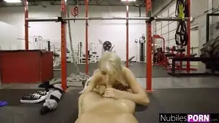 سكس ونا لسه راجع من الجيم مع امي