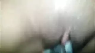 زنجي يقذف فوق كس وهائج