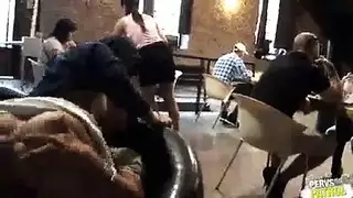 قهوة وكريمة: بورن قاسي مع الباريستا والجيران