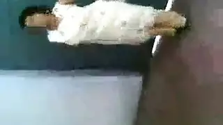 فحص مهبل المراهقات يتحول إلى جنس قوي في المكتب