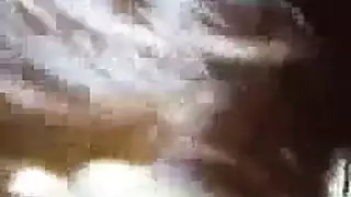 جميلة جيني تظهر لها ضيق الهرات حلق