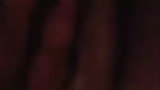 أمي شقراء قرنية في اللاتكس تحصل على عصابة خبطت بشدة