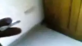 سكس عراقية – تستحمى وتنزع لبسها لتستعد لنيك فجأ…