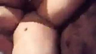 فاتنة في سن المراهقة مفلس يأخذ الرجل