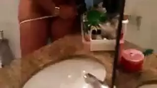 فاتنة قرنية ، سابرينا تحصل مارس الجنس من الخلف وتصرخ من المتعة أثناء كومينغ