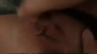 أحمر الشعر الحلو فاتنة تبين لها الثقوب الساخنة