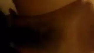 ذهبت صديقتها الساخنة ، بري ورجلها إلى غرفة النوم ، لأن لديهم بعض الأخبار المثيرة