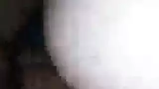 وقحة في حالة سكر تحلم بالديلدو الشرج.