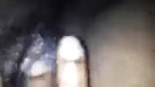 سلوتي، صديقة آسيوية هي ركوب ديك بينما كل الرجال العالية هنا هي أرضية من ديك كبيرة