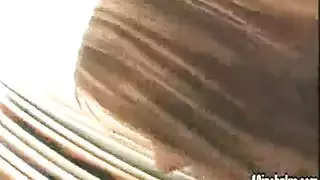 تعمل راشيكا كمتعرية تمامًا مثل عملائها ، وغالبًا ما تكون سخيفًا لها على الصرف.