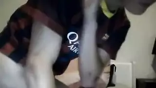 الساخنة في سن المراهقة يظهر لها الثدي وجمل