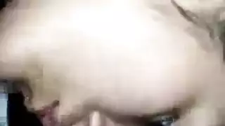 مثل سيلفيا وأدريا ترغب في الحصول على المتعة مع بعضها البعض، في حين لا أحد يراقبهم في العمل.