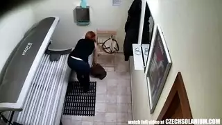 المراهق مع أفضل الثدي