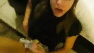 كتكوت مثير يحصل مسمر في المطبخ