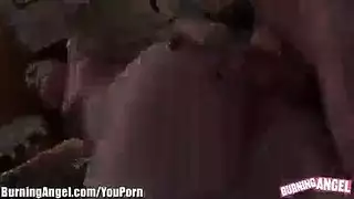 حصلت مارس الجنس سيئة كتكوت الكلية في الملابس الداخلية المثيرة في السكن الجامعي ، حتى جاءت