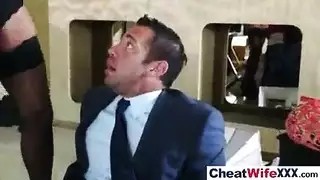 ام تعلم ابنها النيك مع اخواته البنات