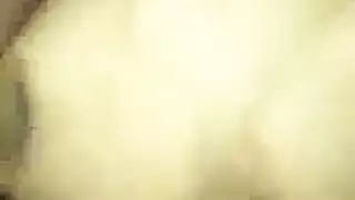 الرجل الأسود هو سخيف شقراء ساخنة، التشيكية بينما شريكها يراقبهم في العمل