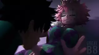 شقراء متعرج تمنع ثديها الساحر والحمار المستديرة