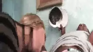 شقراء مترجم عريي
